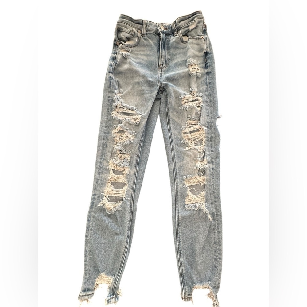 American Eagle Distressed Mom Jeans- EUC